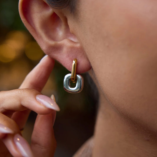 Pendientes ovalados minimalistas clásicos de Uworld, a juego en oro y plata, con diseño de empalme, chapados en oro de 18 quilates, de acero inoxidable. Ideales para regalo.