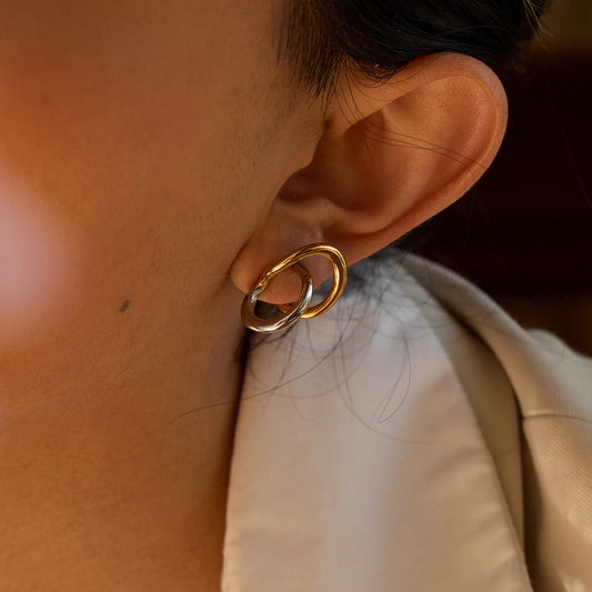 Pendientes Uworld Fashion de dos tonos con línea irregular, chapados en oro de 18 quilates, de acero inoxidable, con diseño calado. Joyería para mujer.