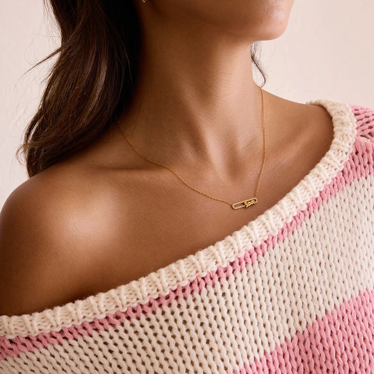 Uworld Minimalist Classic 18K Gold Color Plated Inlaid White Rhinestone LOVE Letter Necklace Waterproof Stainless Steel Jewelry